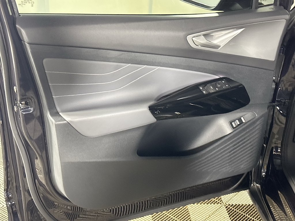 Certified 2023 Volkswagen ID.4 Pro S AWD/4WD image 11