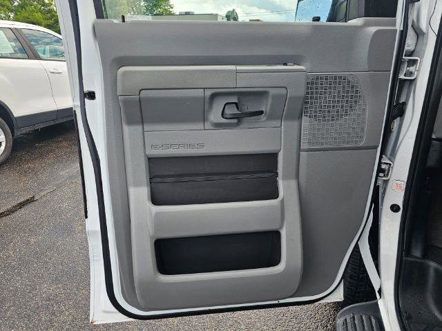 Used 2011 Ford E-350 and Econoline 350 XLT RWD image 22