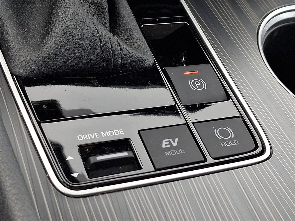 Certified 2024 Toyota Sienna Limited image 25