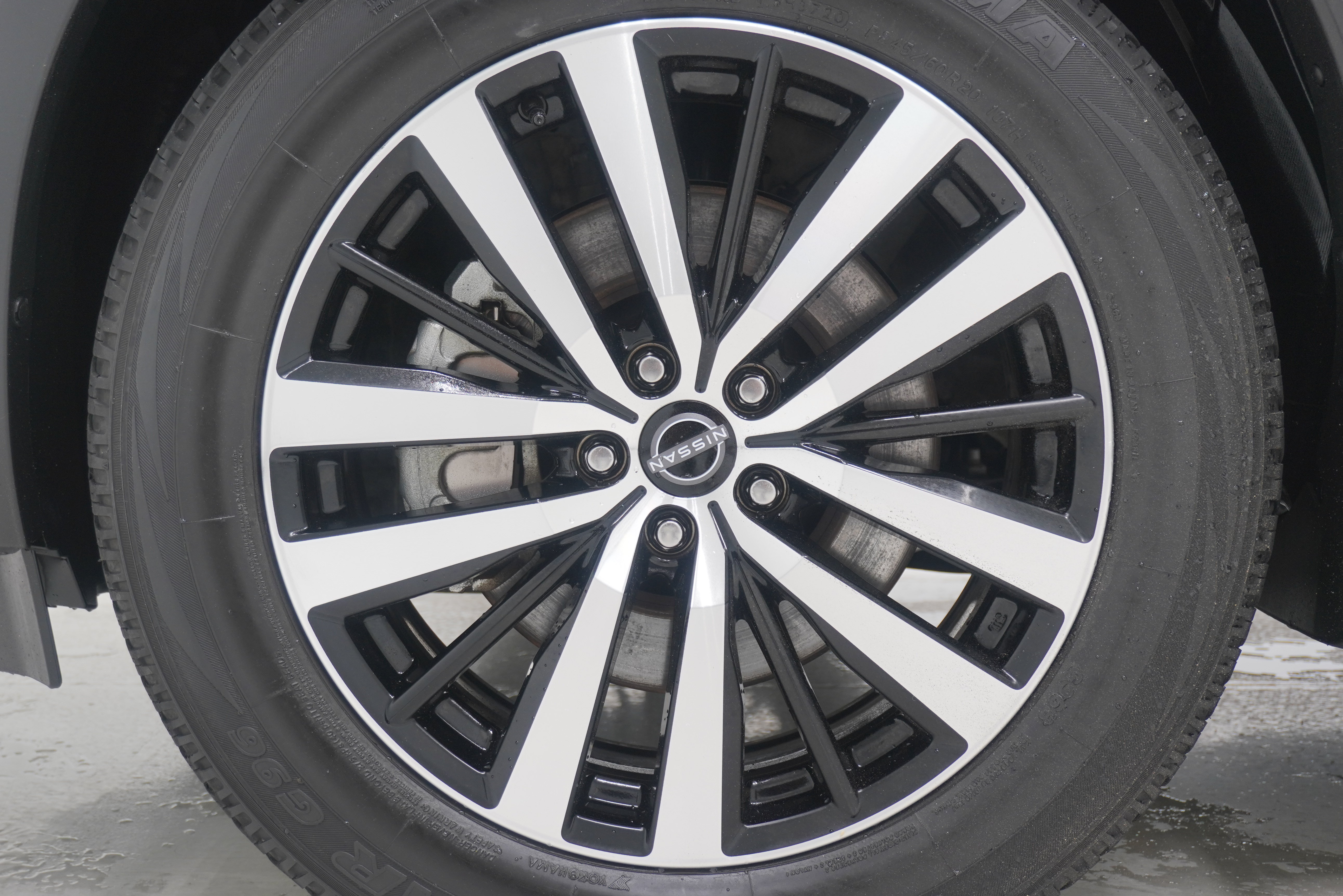 Used 2023 Nissan Pathfinder Platinum w/ Lighting Package (N93) FWD image 37