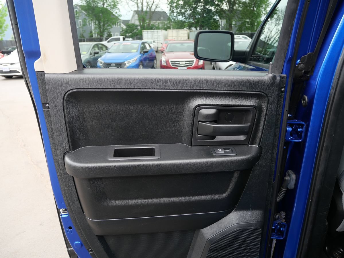 Used 2018 RAM 1500 Express AWD/4WD image 25
