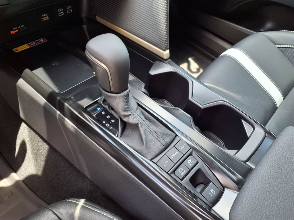 Used 2026 Toyota Camry SE FWD image 21