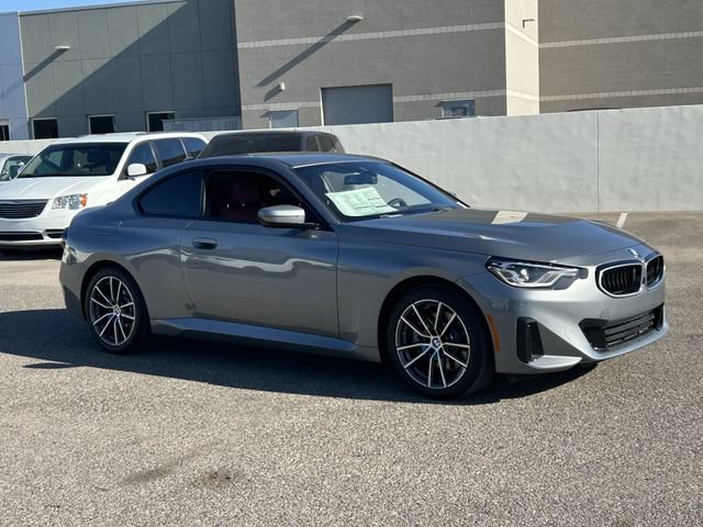 Used 2026 BMW 230i xDrive Coupe w/ Premium Package AWD/4WD image 4