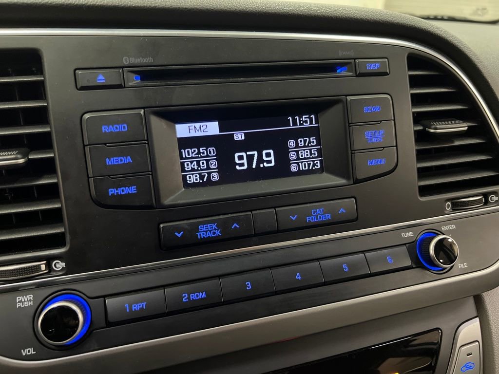 Used 2017 Hyundai Elantra SE image 23