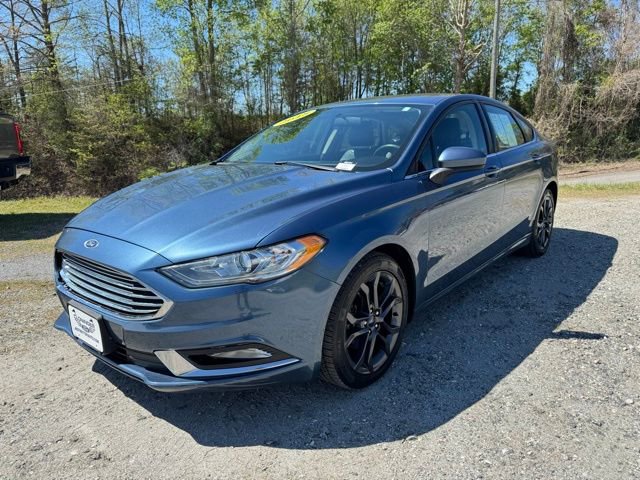 Used 2018 Ford Fusion SE w/ Equipment Group 201A FWD image 3