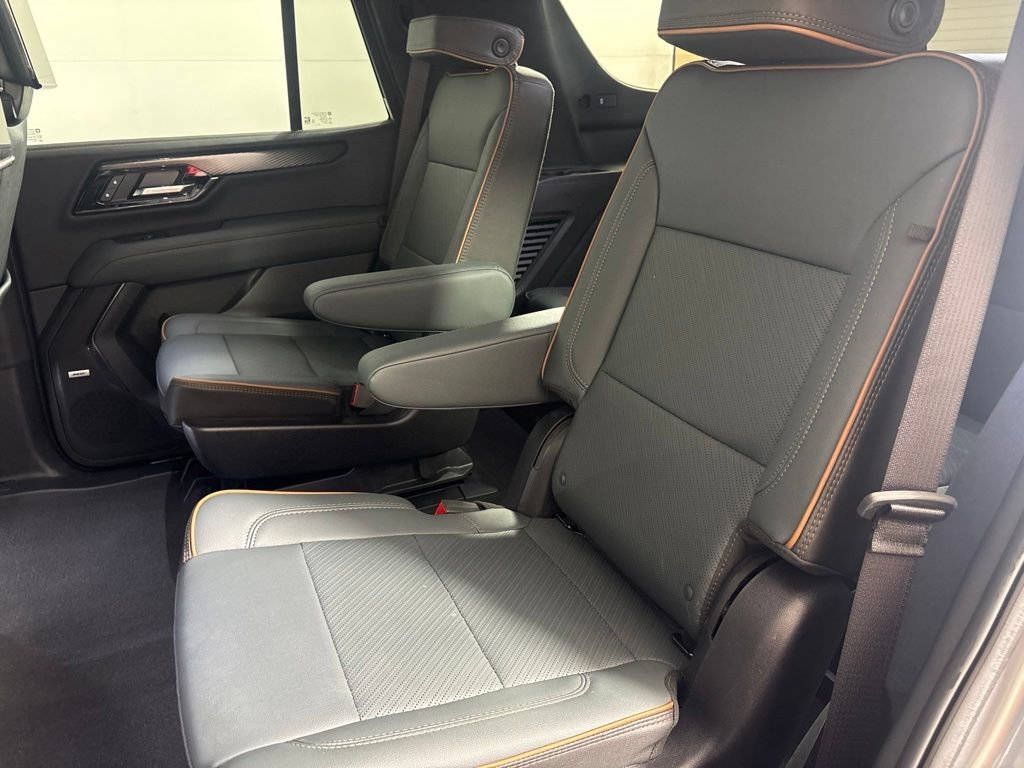 Used 2025 GMC Yukon AT4 w/ AT4 Premium Plus Package AWD/4WD image 27
