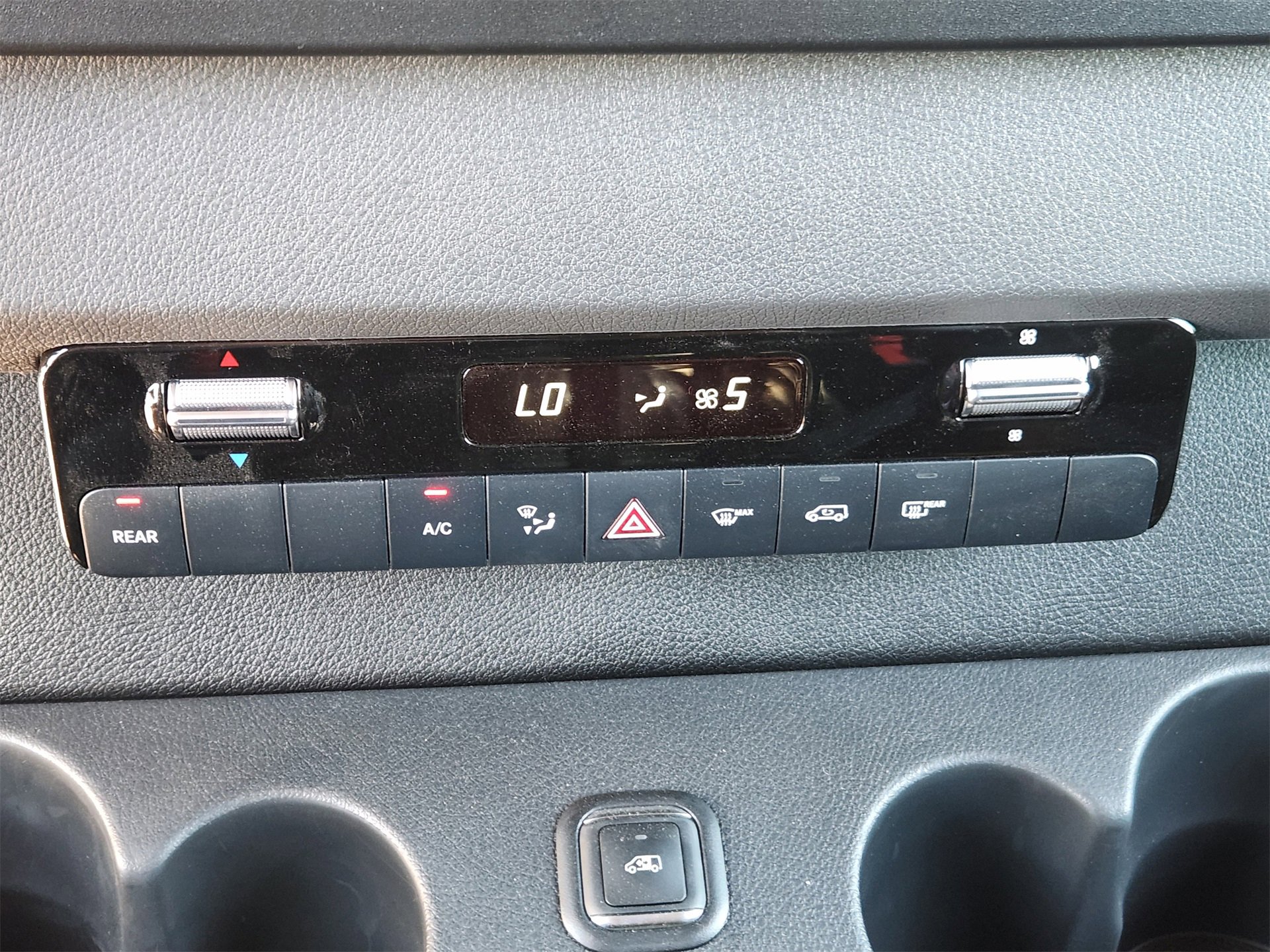 Used 2024 Mercedes-Benz Sprinter 3500 image 19