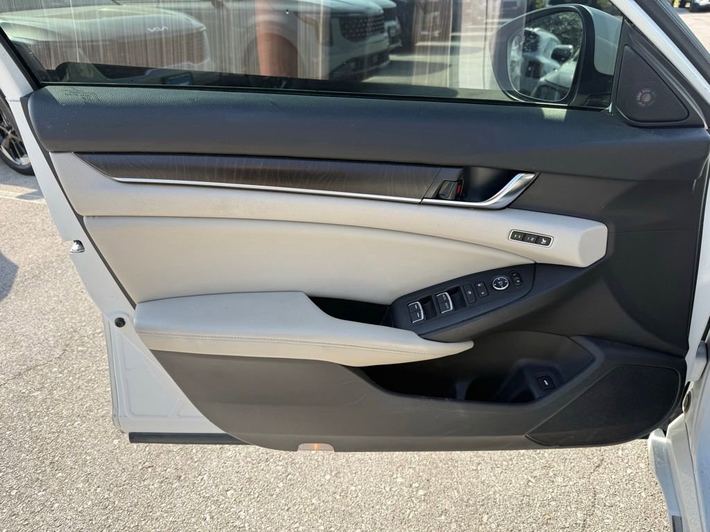 Used 2018 Honda Accord EX-L image 6