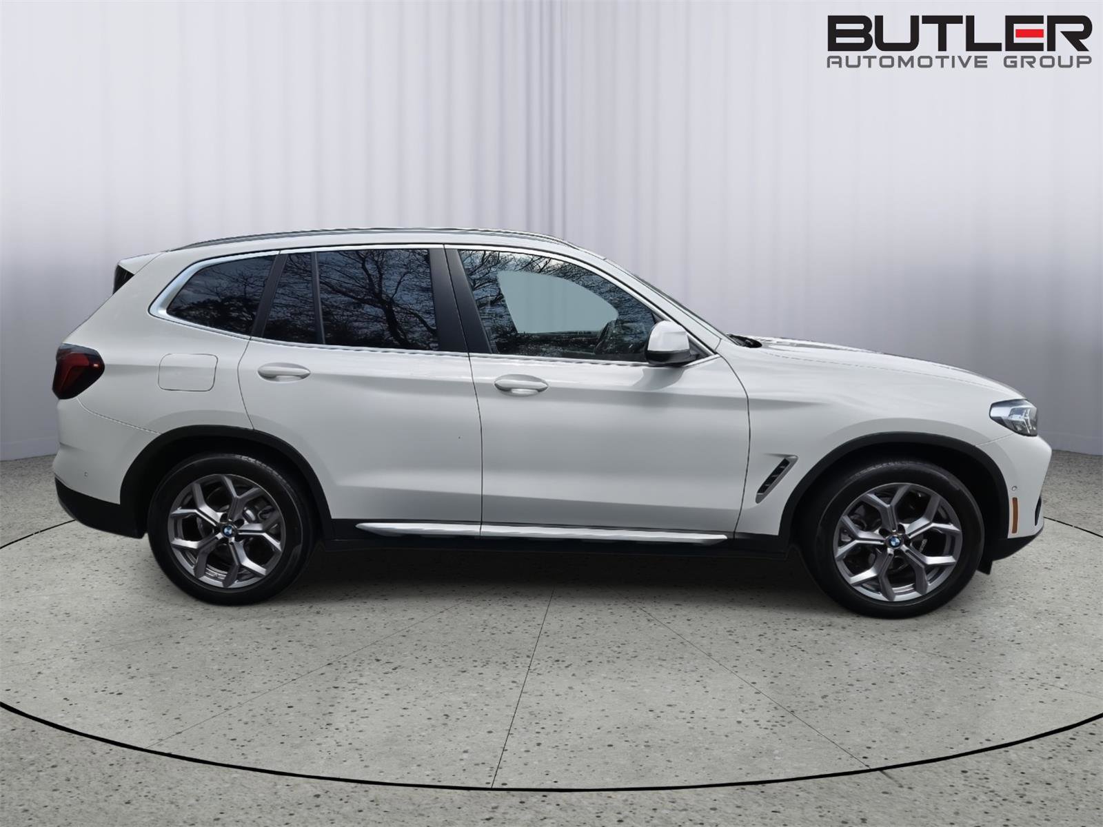 Used 2023 BMW X3 sDrive30i w/ Premium Package image 4