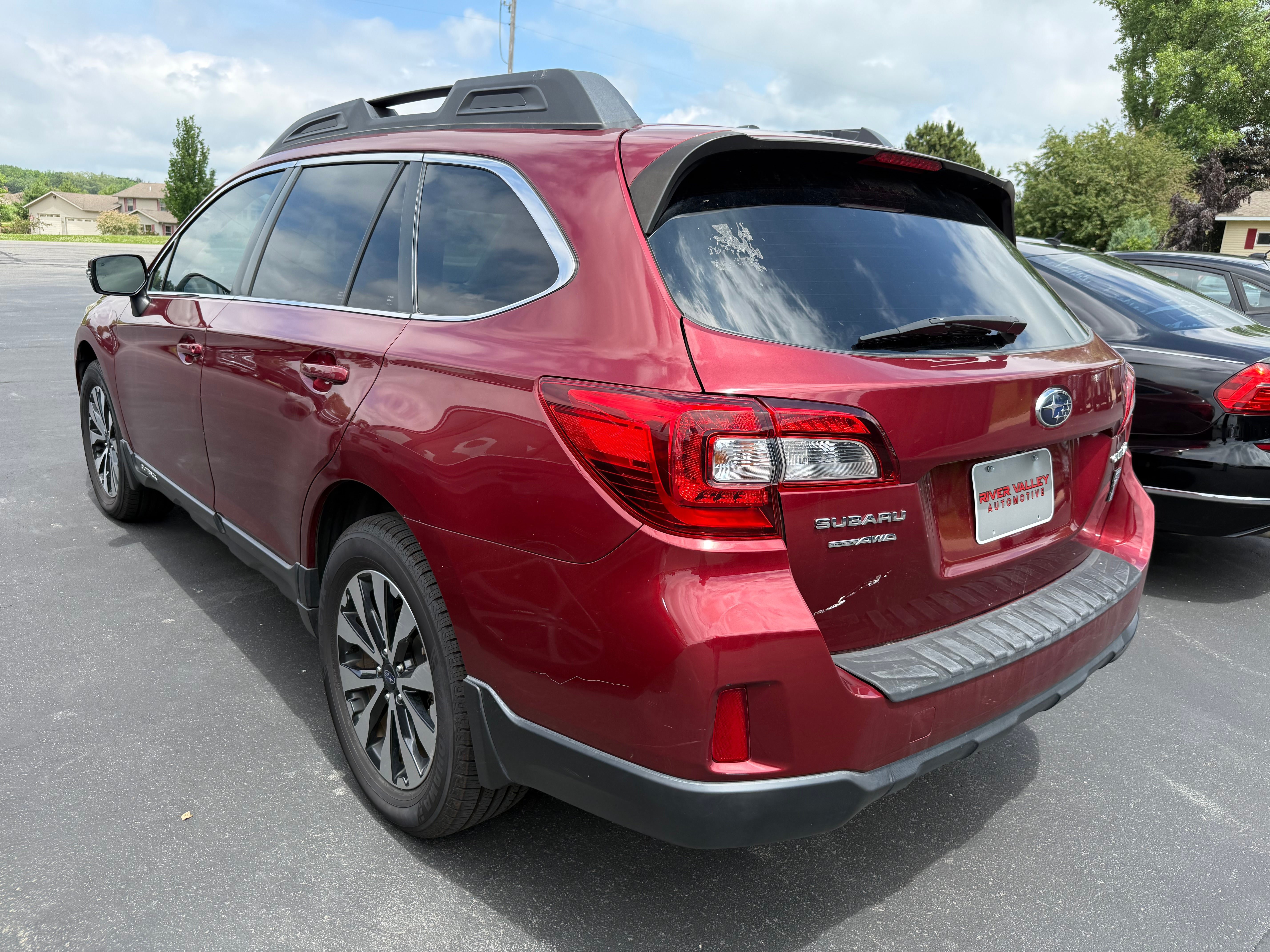 Used 2015 Subaru Outback 2.5i Limited AWD/4WD image 4
