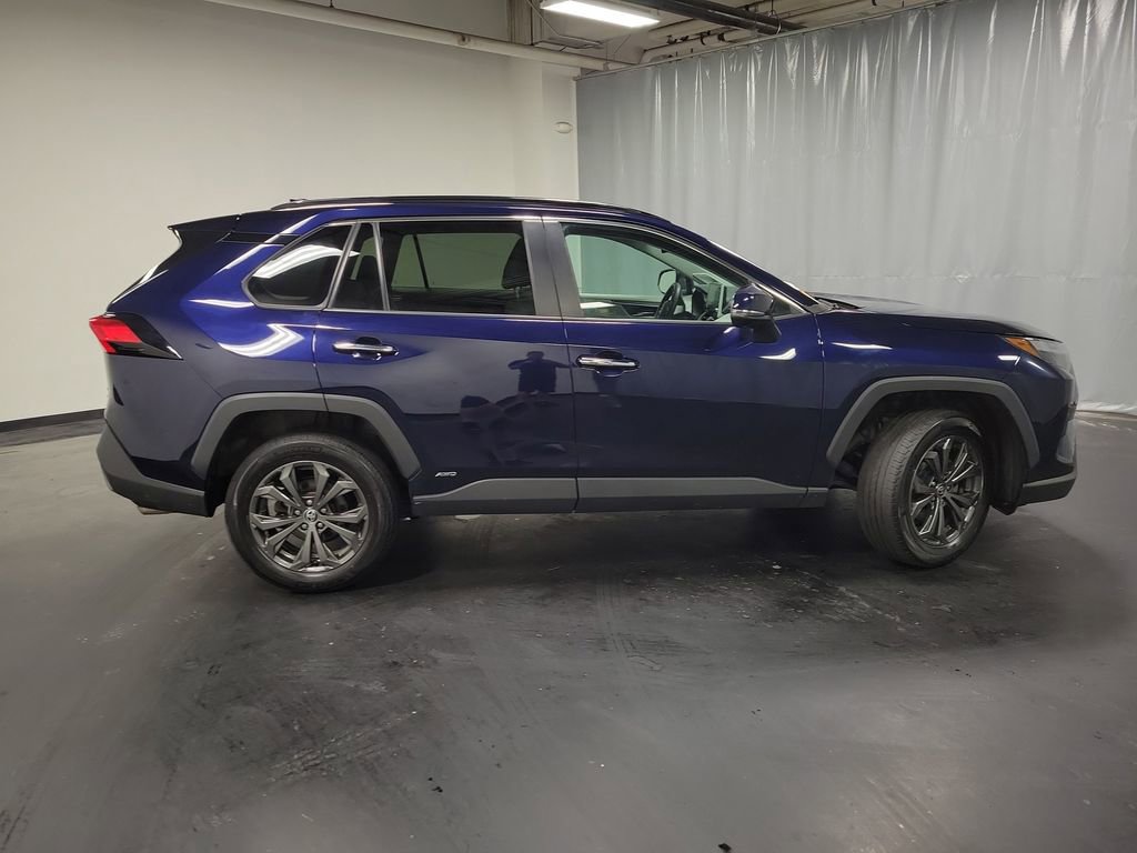 Used 2022 Toyota RAV4 Limited AWD/4WD image 9