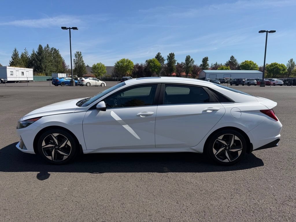 Used 2023 Hyundai Elantra Limited FWD image 5