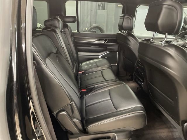 Used 2024 Jeep Wagoneer L Series II w/ Flexible Seating Group image 30