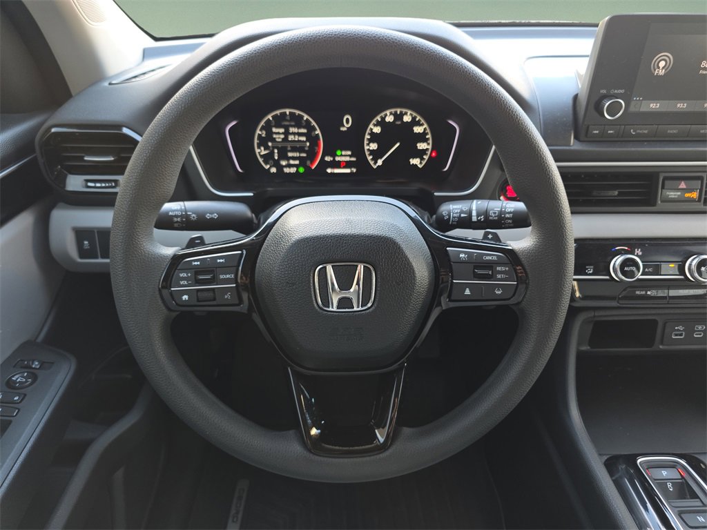 Used 2023 Honda Pilot LX image 24