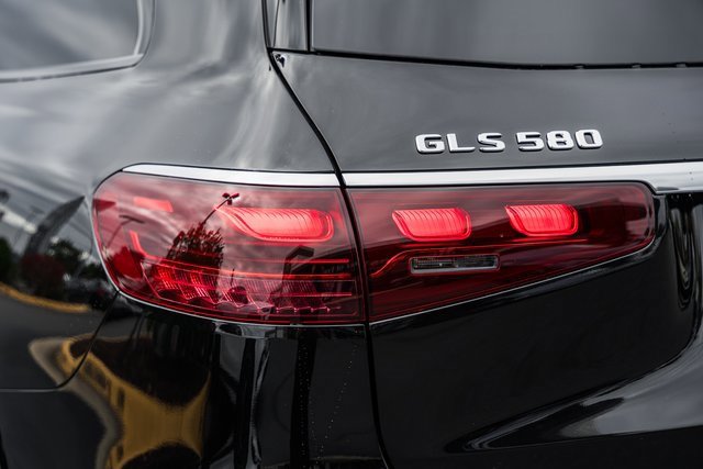 New 2026 Mercedes-Benz GLS 580 4MATIC image 8