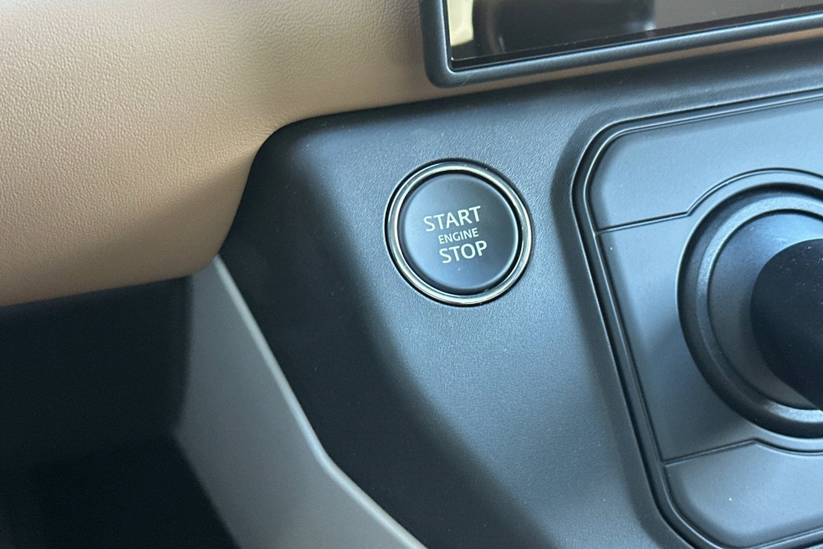 New 2026 Land Rover Defender 130 X-Dynamic SE image 27