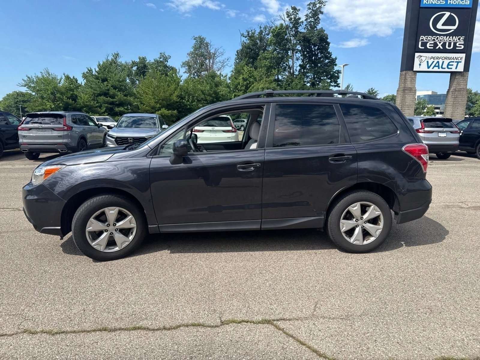 Used 2016 Subaru Forester 2.5i Premium AWD/4WD image 6