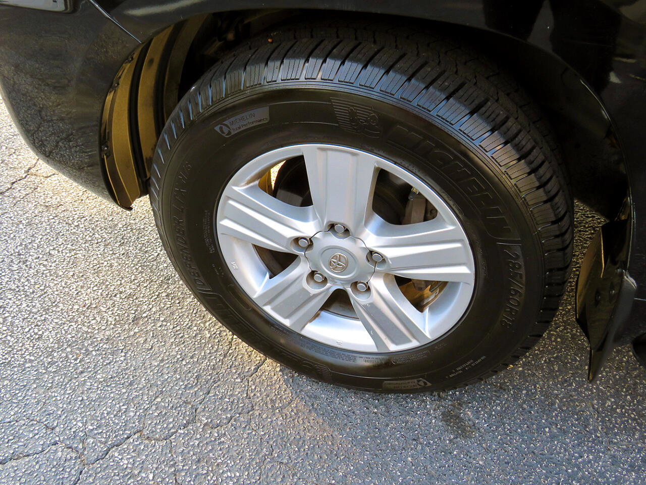 Used 2015 Toyota Land Cruiser image 11