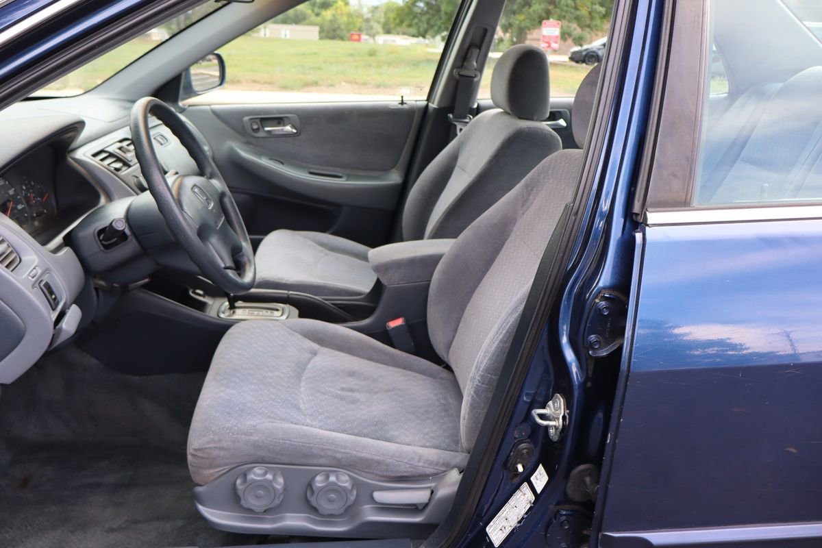 Used 2001 Honda Accord LX image 19