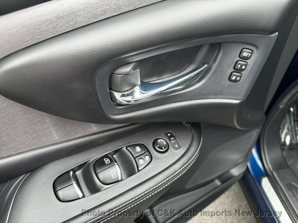 Used 2020 Nissan Murano SL w/ Moonroof Package AWD/4WD image 23