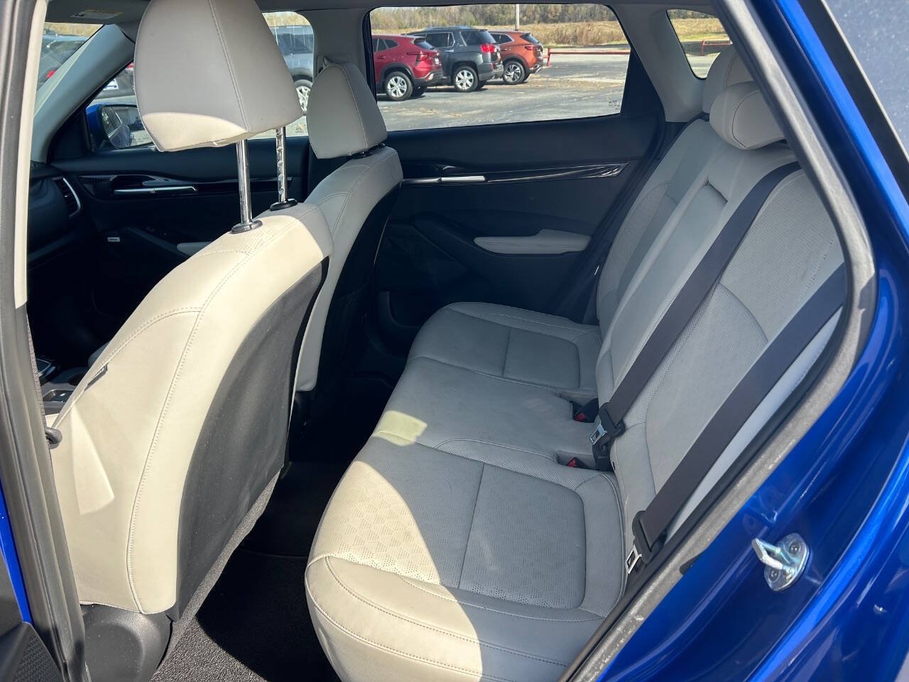 Used 2021 Kia Seltos SX w/ SX Sunroof Package AWD/4WD image 9