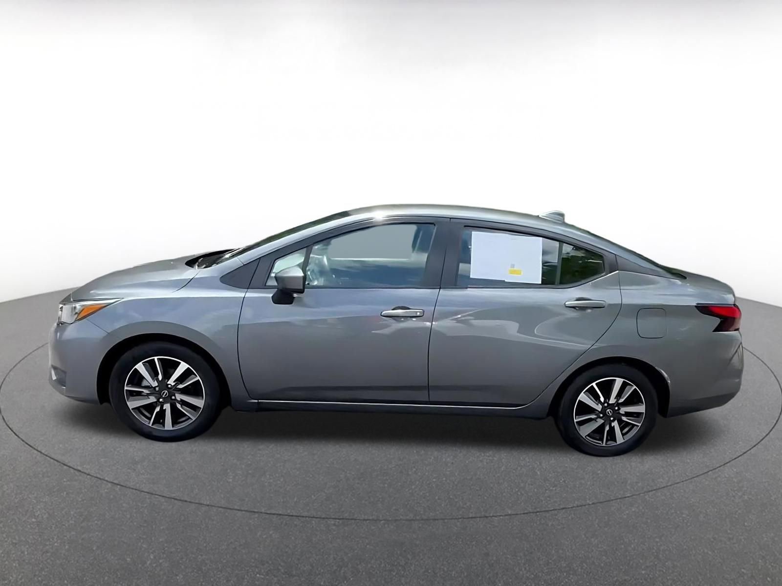 Used 2025 Nissan Versa SV FWD image 9