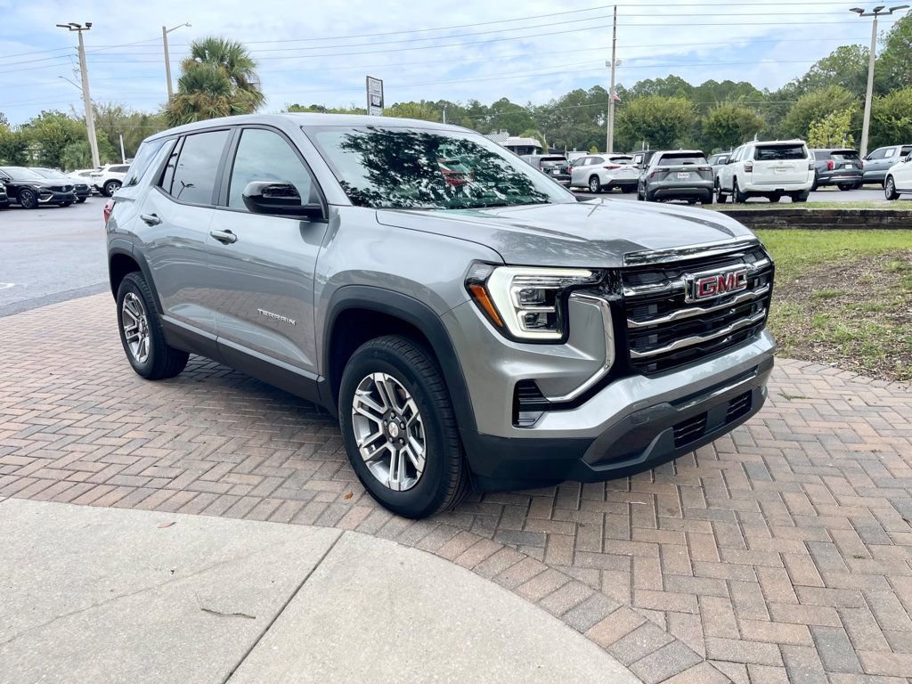 Used 2025 GMC Terrain Elevation image 8