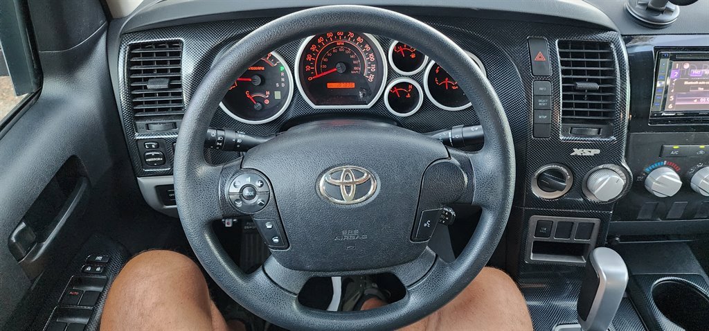 Used 2010 Toyota Tundra 4x4 CrewMax image 22