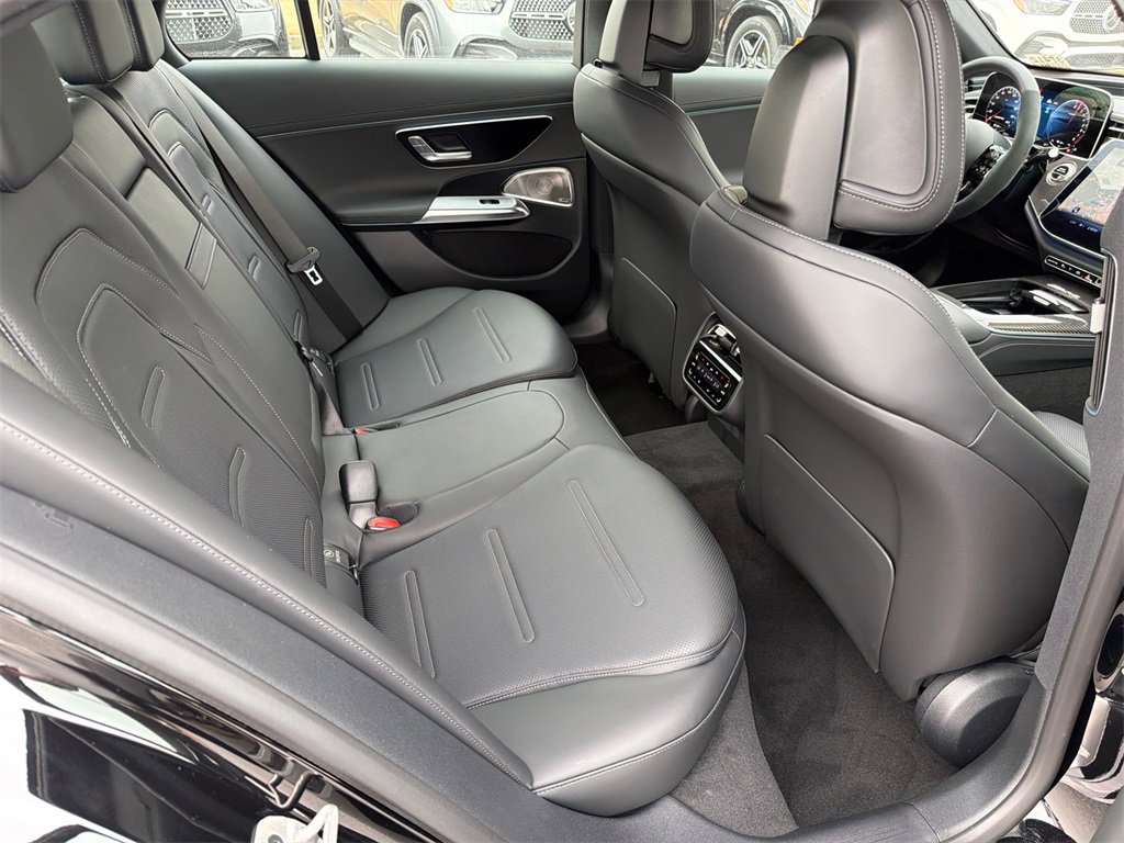 New 2026 Mercedes-Benz E 53 AMG e 4MATIC Sedan image 17