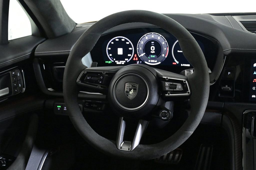Used 2025 Porsche Panamera Turbo image 12