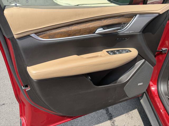 Used 2023 Cadillac XT5 Sportv w/ Platinum Package AWD/4WD image 18