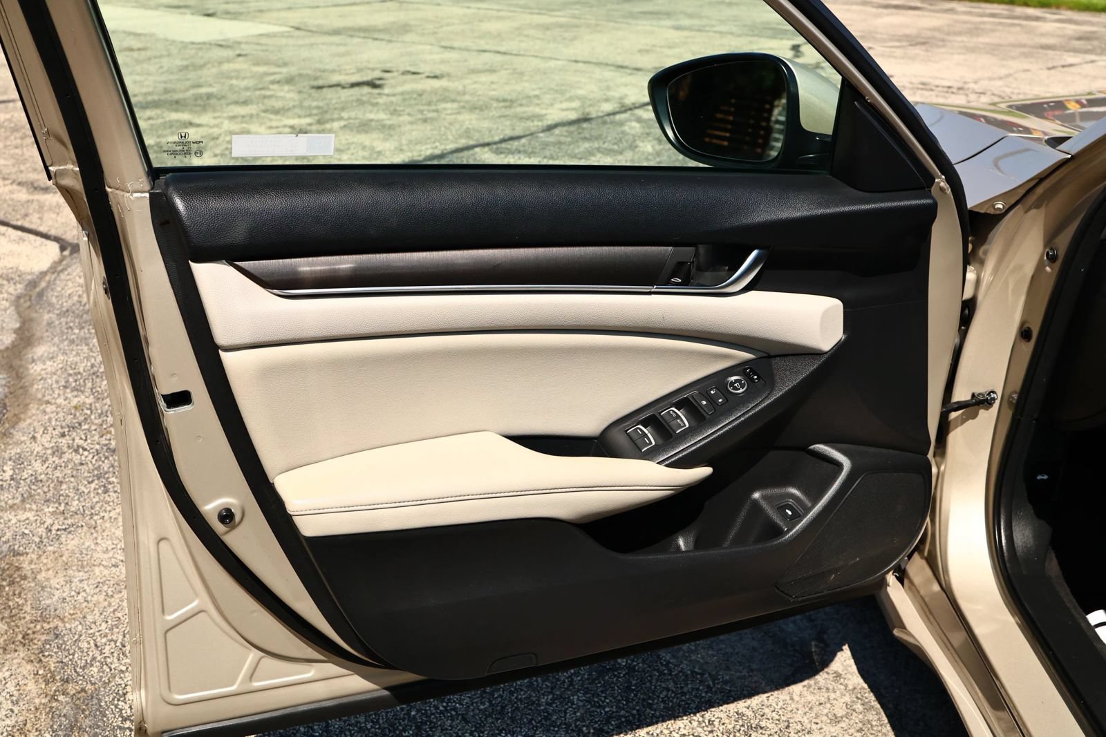 Used 2019 Honda Accord LX image 23