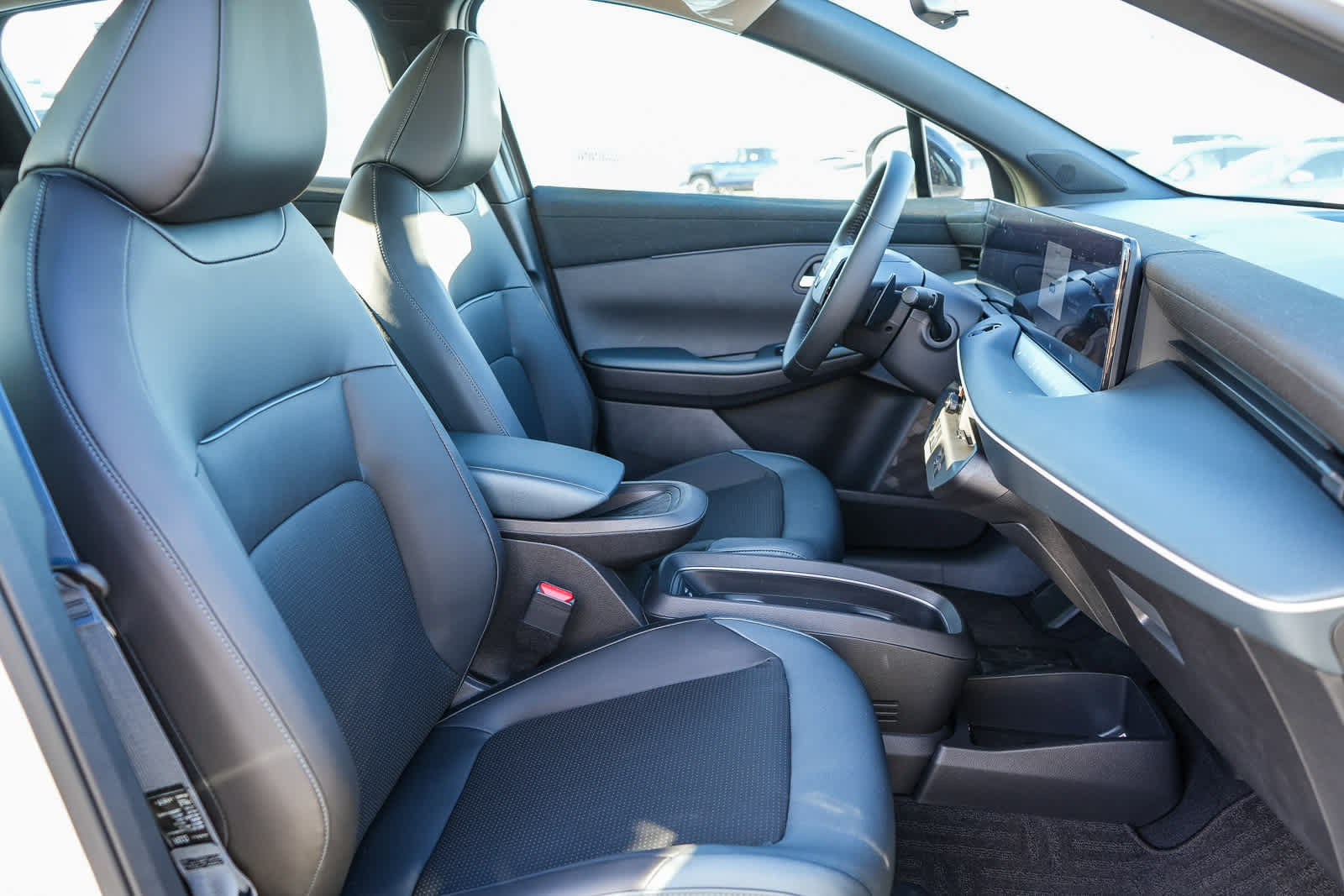 Used 2026 Nissan Leaf SV+ w/ Floor Mat Package (SV+) FWD image 18