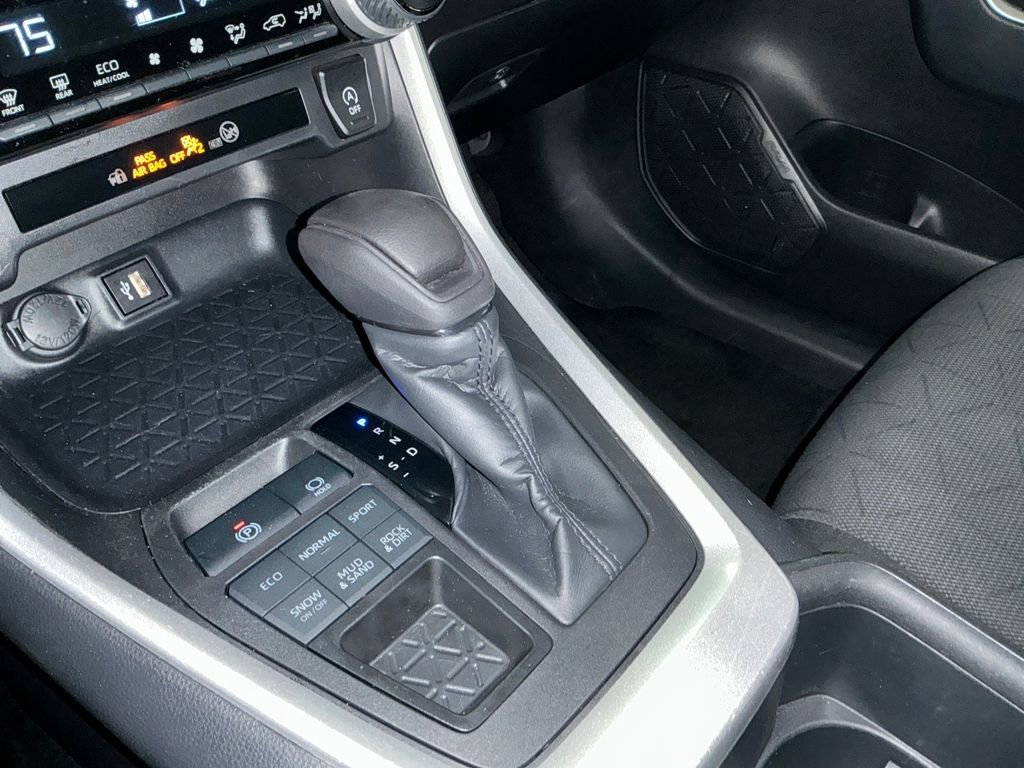 Certified 2025 Toyota RAV4 XLE image 22