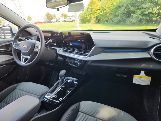New 2026 Chevrolet Trax LT w/ Sunroof Package FWD image 20