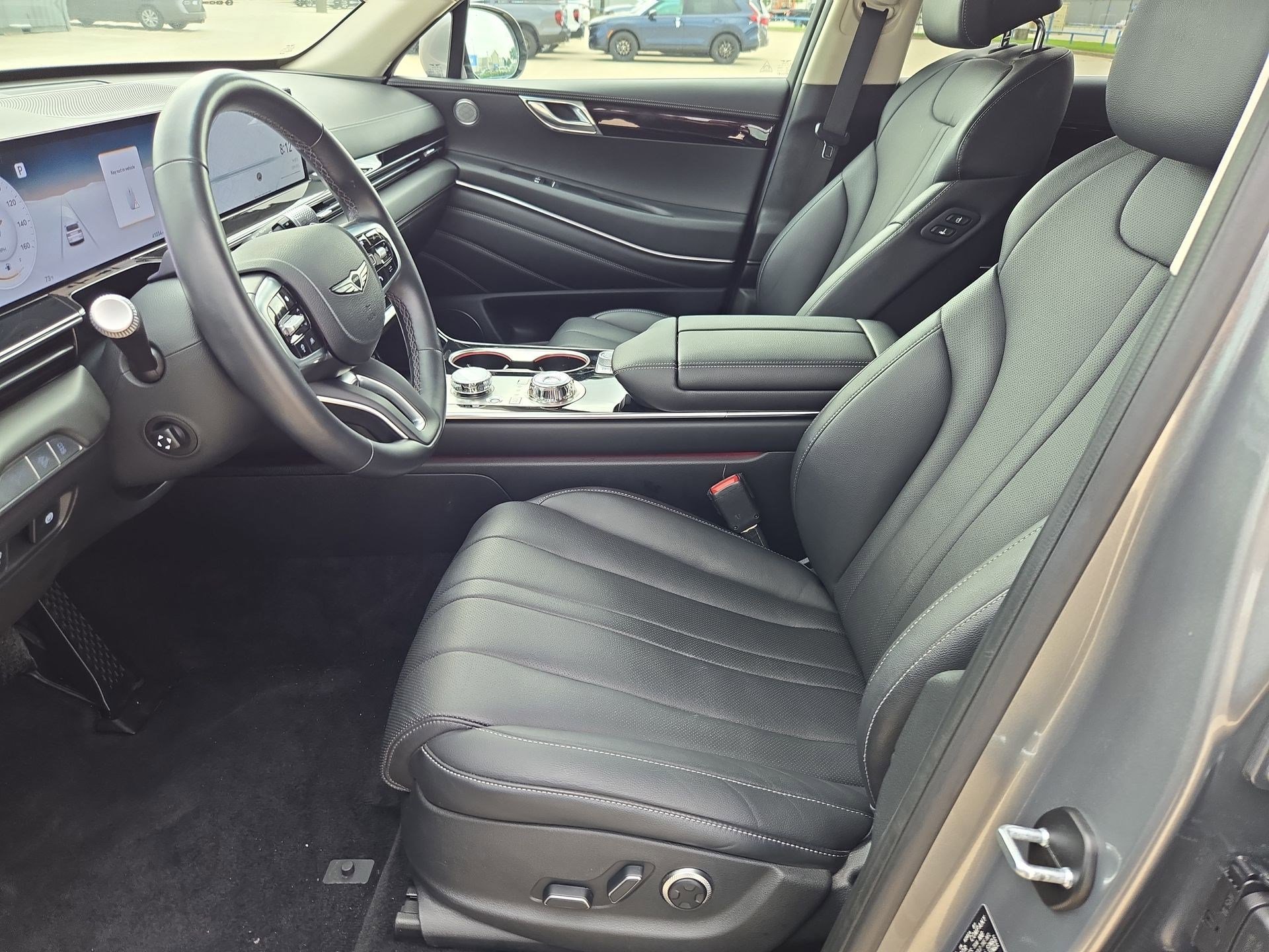 Used 2025 Genesis GV80 2.5T Standard AWD/4WD image 15