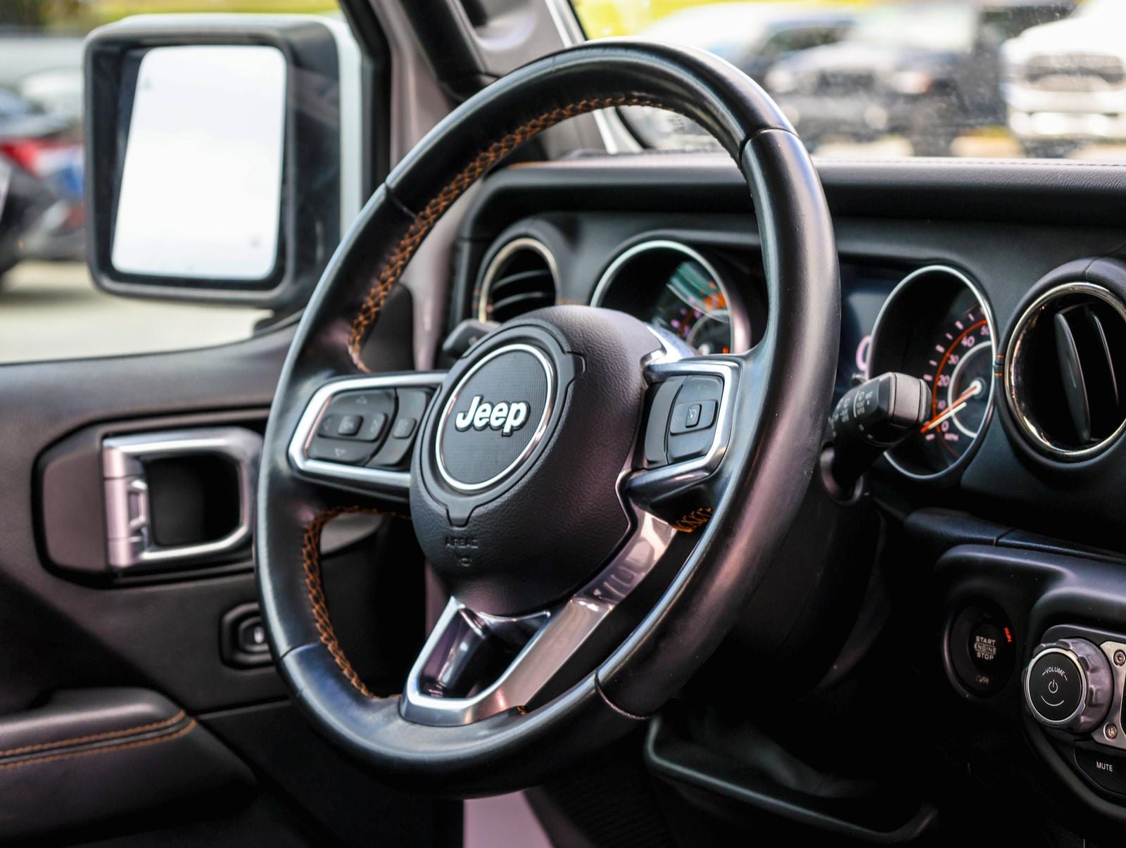 Used 2020 Jeep Wrangler Unlimited Sahara image 10