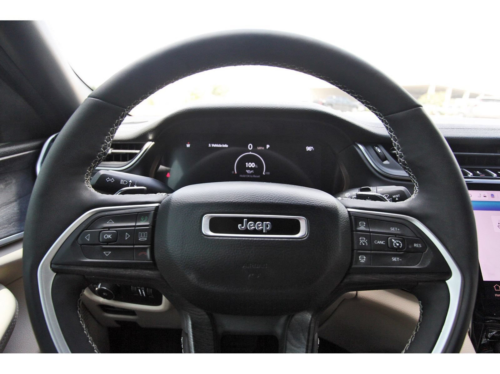 Used 2025 Jeep Grand Cherokee L Limited RWD image 17