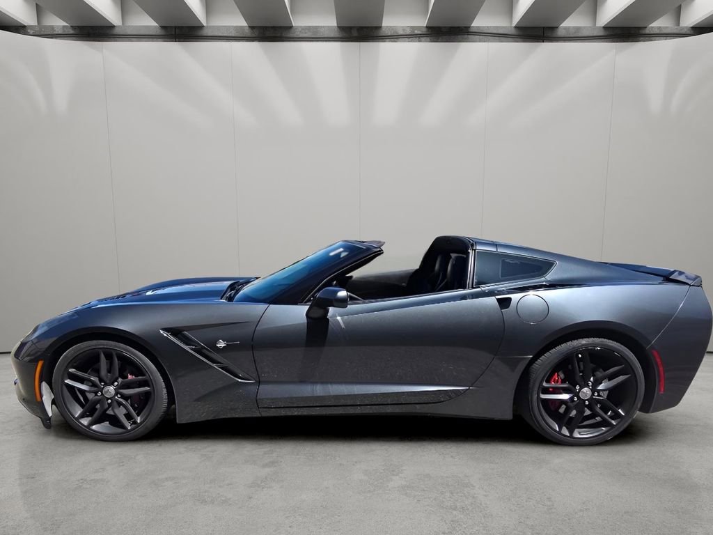 Used 2017 Chevrolet Corvette Stingray Coupe RWD image 4