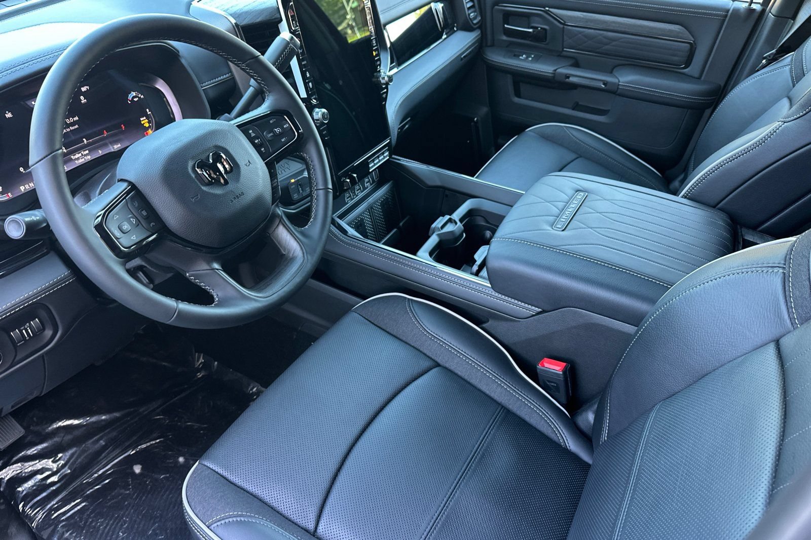 New 2026 RAM 2500 Limited AWD/4WD image 9
