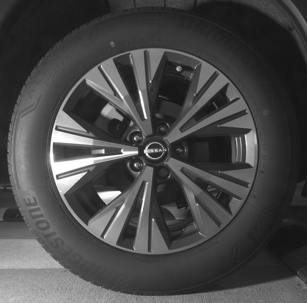 Used 2023 Nissan Rogue SV FWD image 14