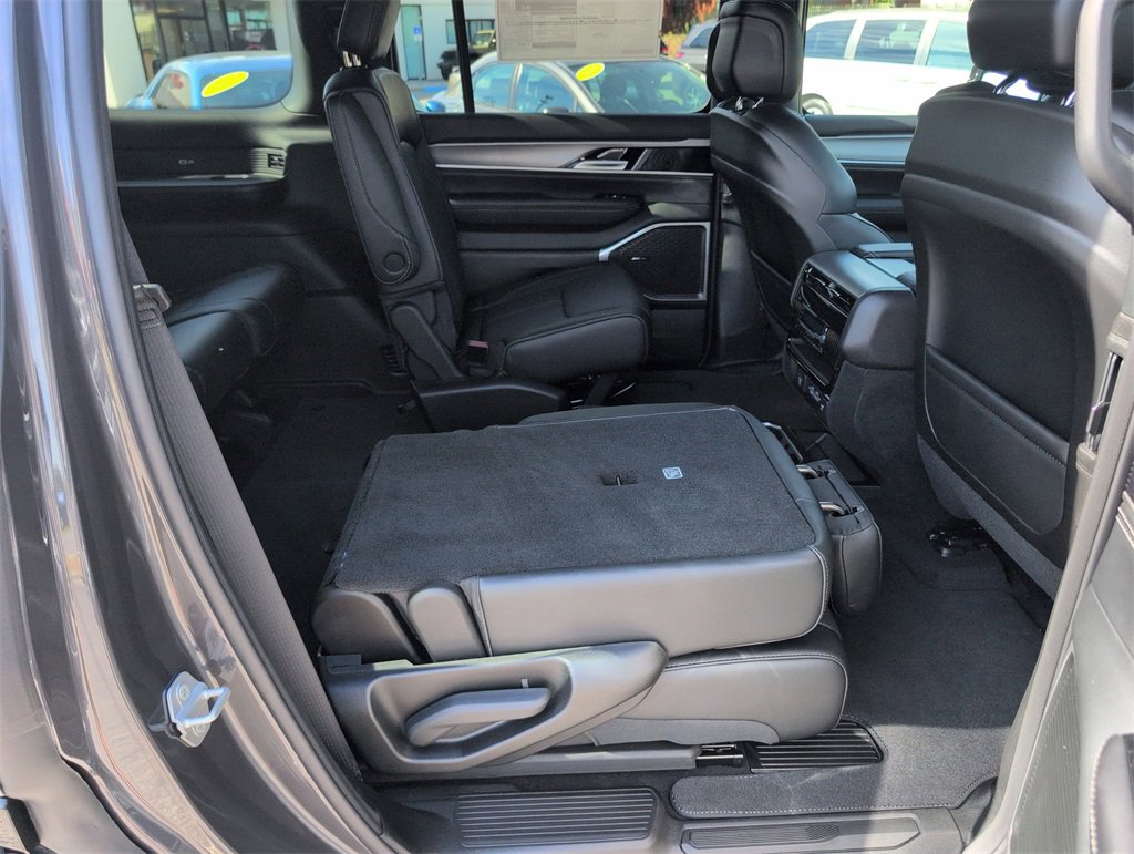 New 2025 Jeep Wagoneer Series II image 32