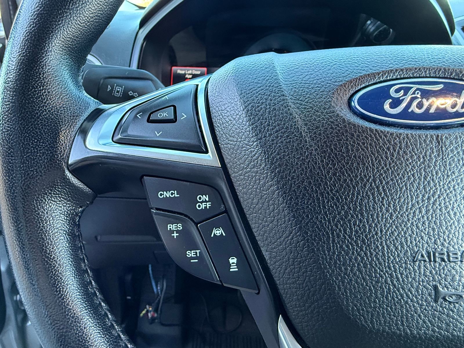 Used 2023 Ford Edge SEL w/ Cold Weather Package AWD/4WD image 17
