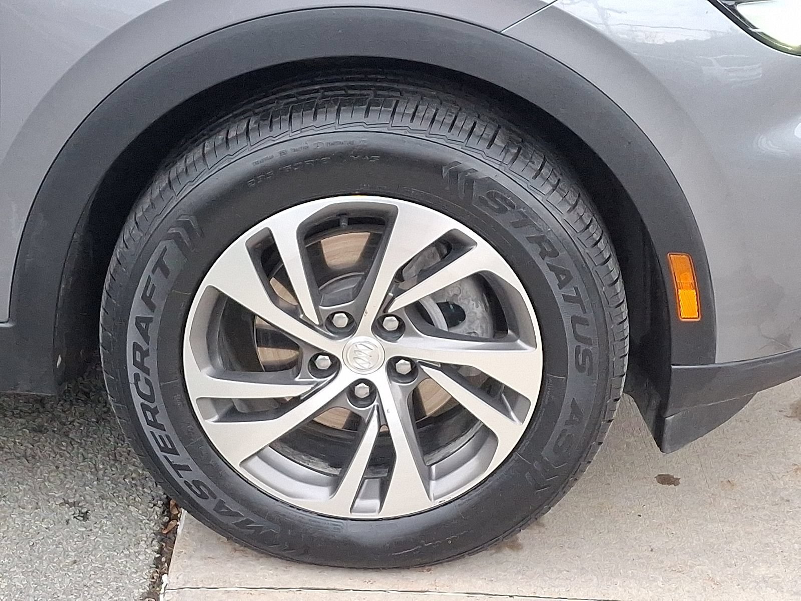 Used 2021 Buick Envision Essence AWD/4WD image 8
