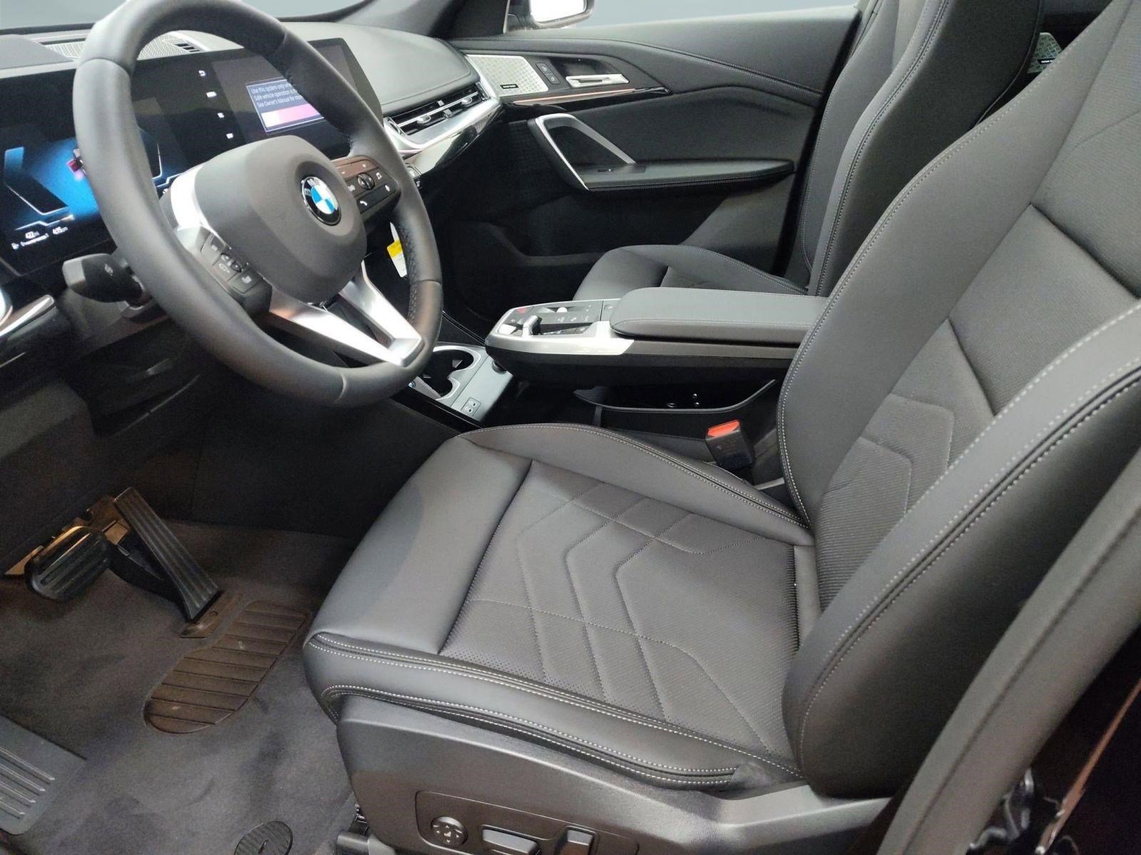 Used 2025 BMW X1 xDrive28i w/ Premium Package image 5