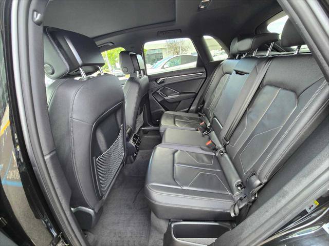 Used 2025 Audi Q3 2.0T Premium w/ Black Optic Sport Package AWD/4WD image 17