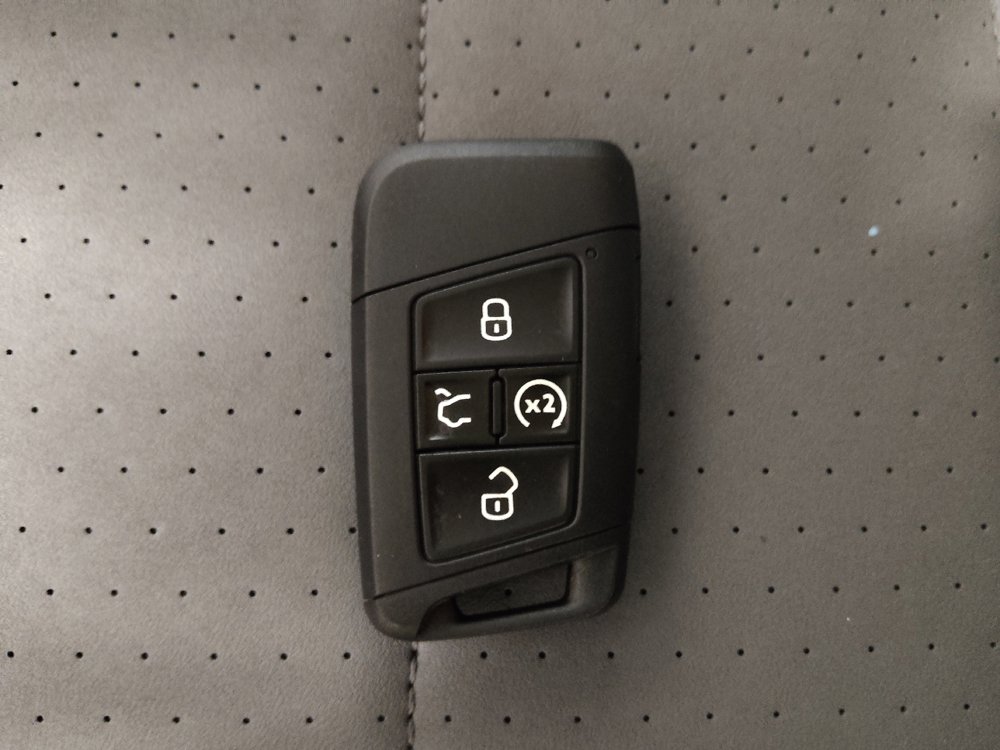 Used 2025 Volkswagen Jetta SE w/ Sunroof Package image 32