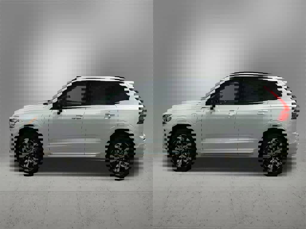 New 2025 Volvo XC60 T8 Core w/ Protection Package Premier image 3