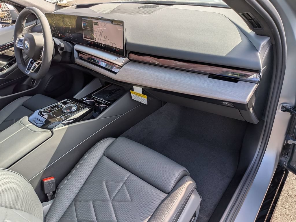 New 2026 BMW 540i xDrive w/ Executive Package AWD/4WD image 9