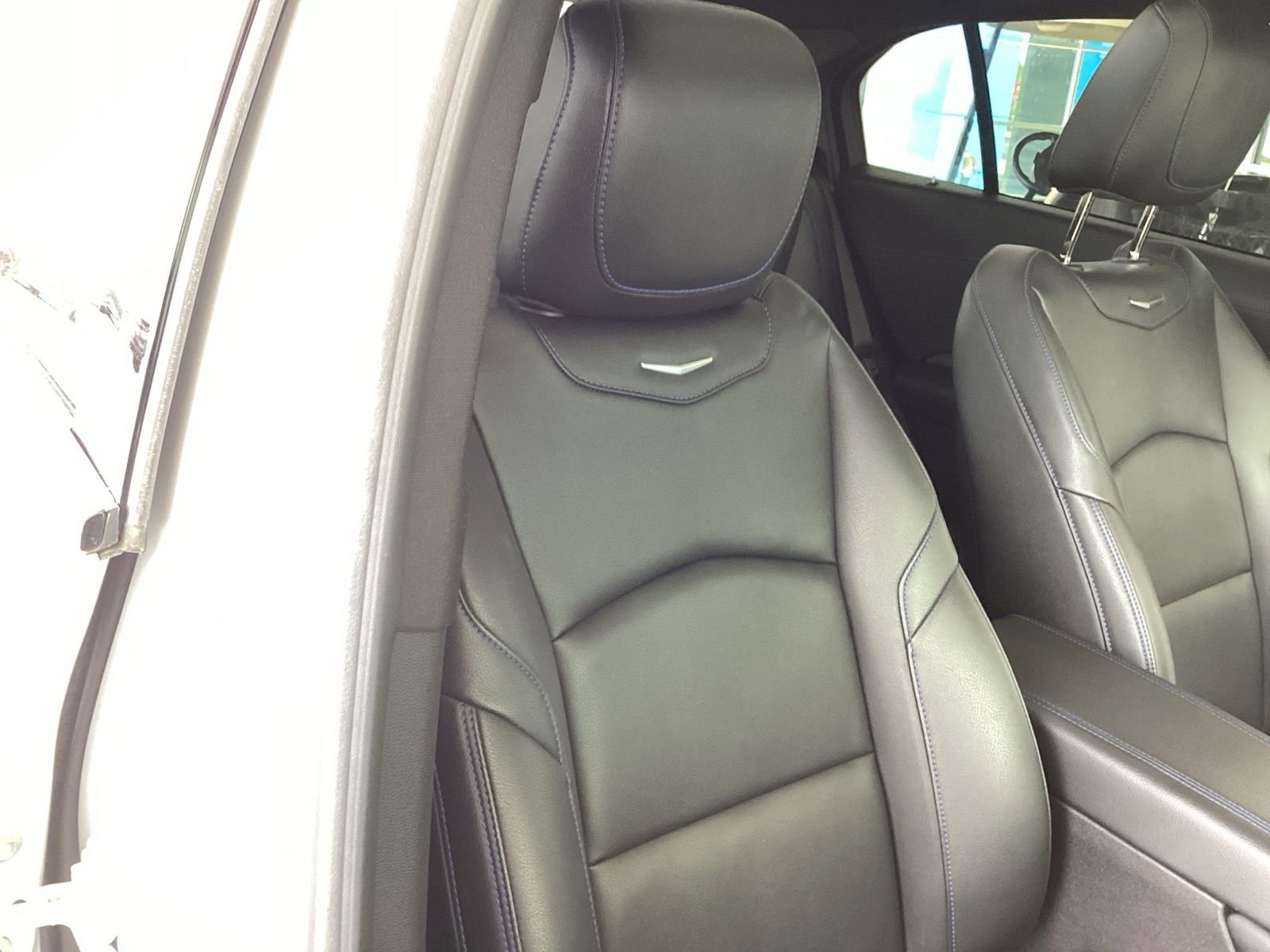 Used 2024 Cadillac XT4 Sport w/ Technology Package image 17